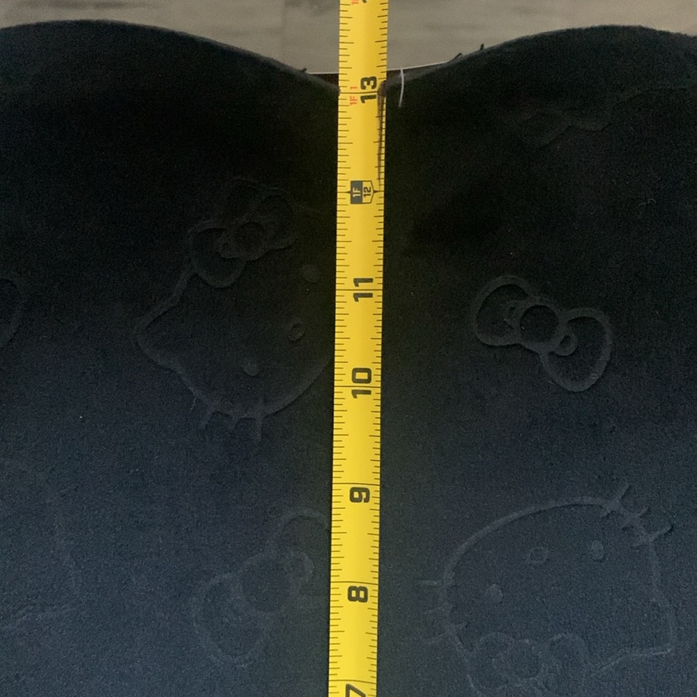 Hello Kitty Impressions Vanity Heart Vanity Ottoman. Brand New. - Picture 13 of 13